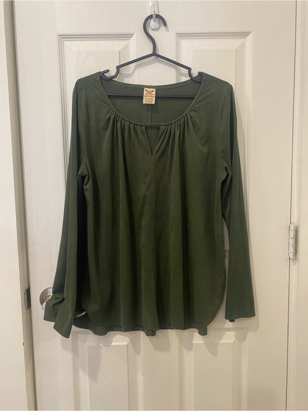 Faded Glory Olive Green Long Sleeve Scoop Neck Top